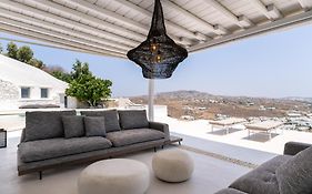 Psarou, The Above Nammos Experience